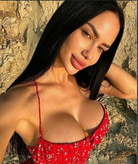 m i l aa sexy actress photo