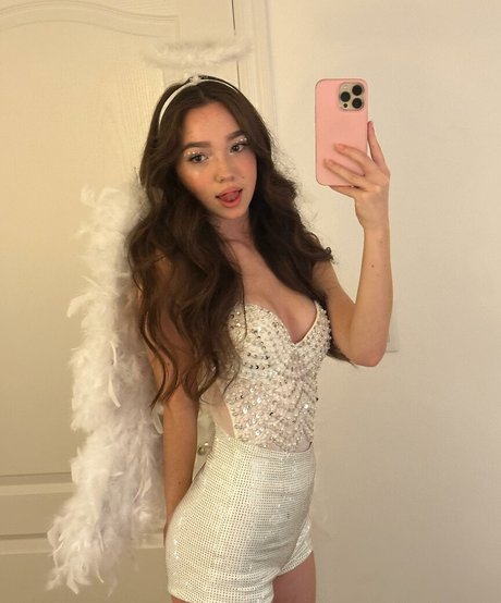 Ruby Jay pornographic model photos