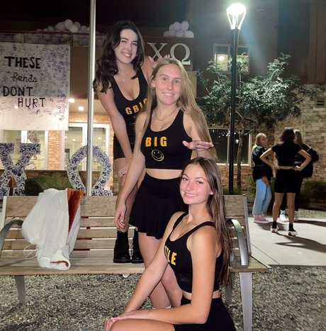 Elyssa Williams haut de star du porno galeries