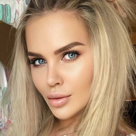 Elisa Bethann star du porno xxx images