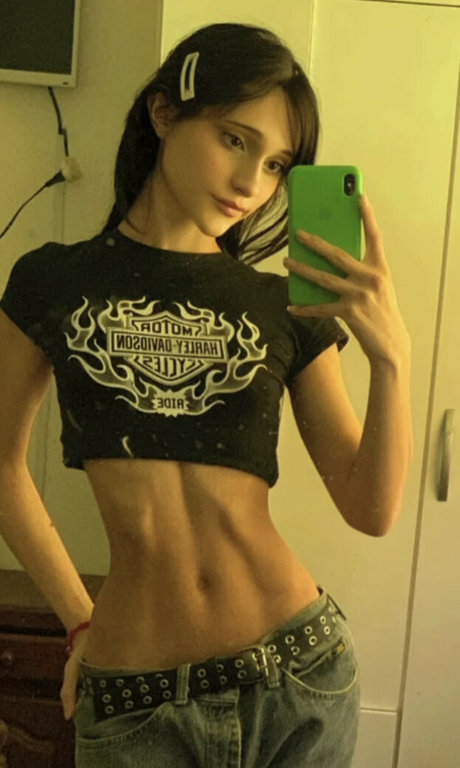 Maxima Sahar model nudes image