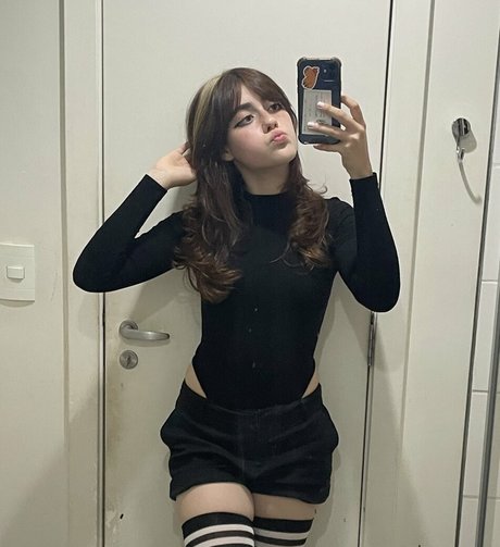 Isabella Angelina actrice érotique img