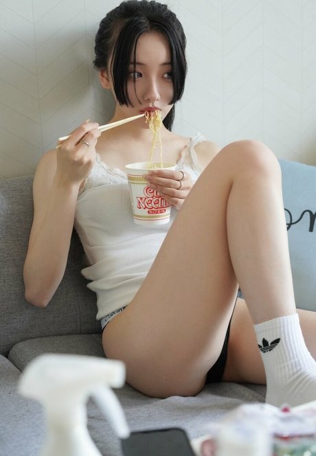 _xxkhyn modèle pornographique photo