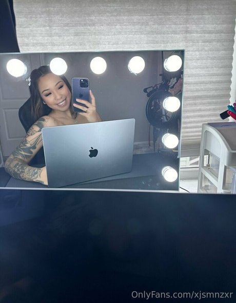 jsmnzxr naked pornstar pic