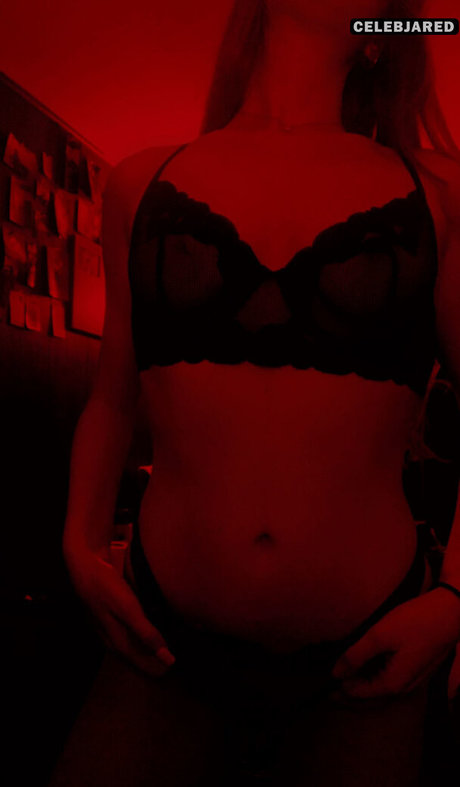 Alyssa Bryanne modèle adulte archive