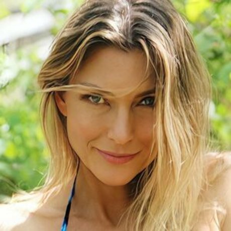 Microbikinimod art actress pic