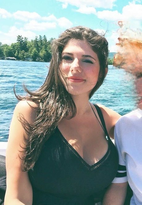 Emily Helen Barry haut étoile photos