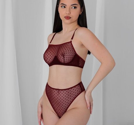 Vitalia Tavorskaya arte estrella porno galería