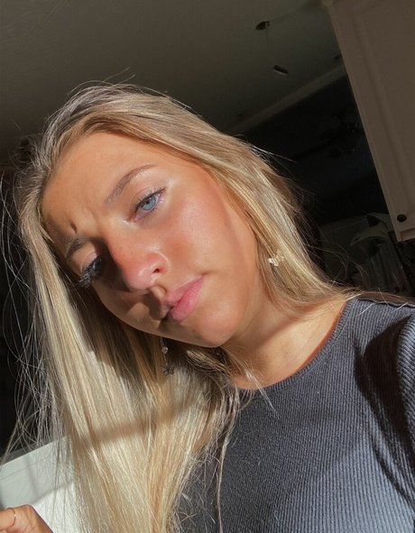 Chelsea Mariani star du porno belle galerie