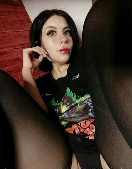 minakin modelo caliente imágenes