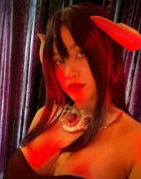 asian eyes v étoile adulte photos