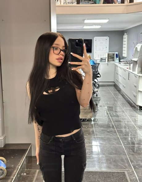 lyna com nudes actress images