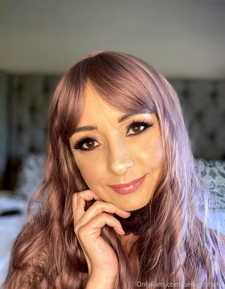 belle corinne estrella caliente imágenes