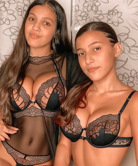 Nourhene Hocini exclusive model pics