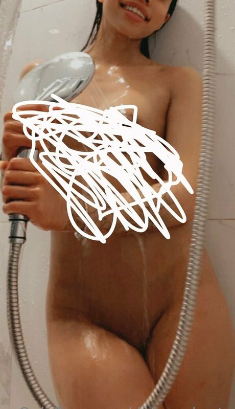 Dataznshorty modelo desnudos imagen