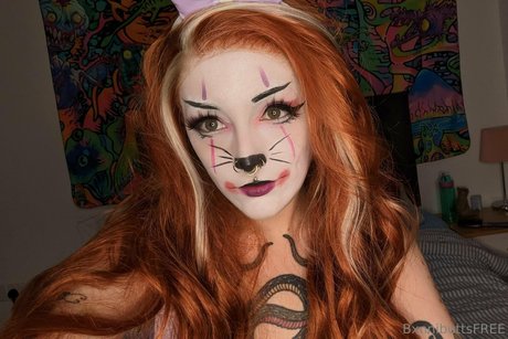 pixxiebunsfree model pornographic image