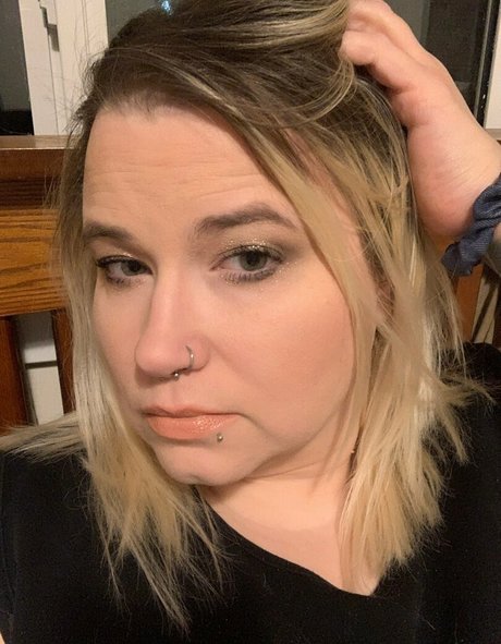 adenahx estrella porno exclusiva archivo