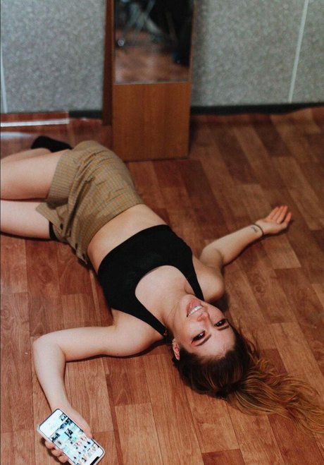 Chrissy Costanza étoile exclusive galeries