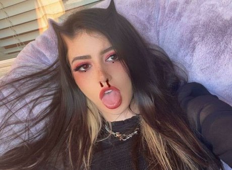 Chrissy Costanza modelo superior fotos