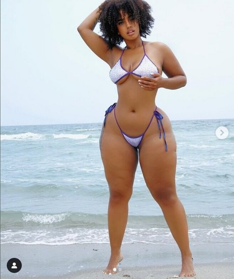 LightSkin estrella porno hermosa galería