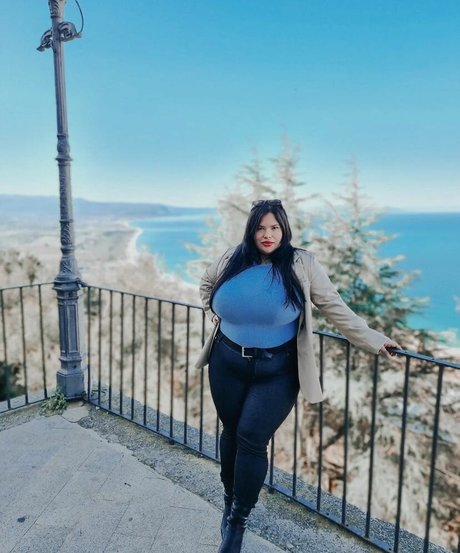 Naty Mari modelo de alta definición imágenes