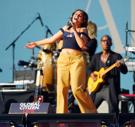 Alessia Cara modèle chaud galerie