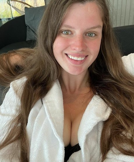 thenaughtykim actrice des photos