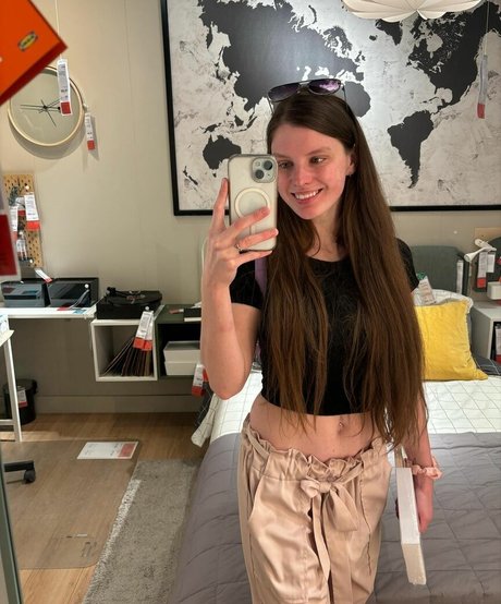 thenaughtykim modelo xxx fotos