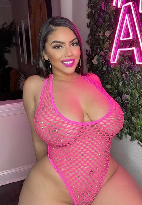 Jessenia Rebecca estrella pornografica galerías