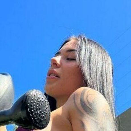 Clara Dal col modèle érotique des photos