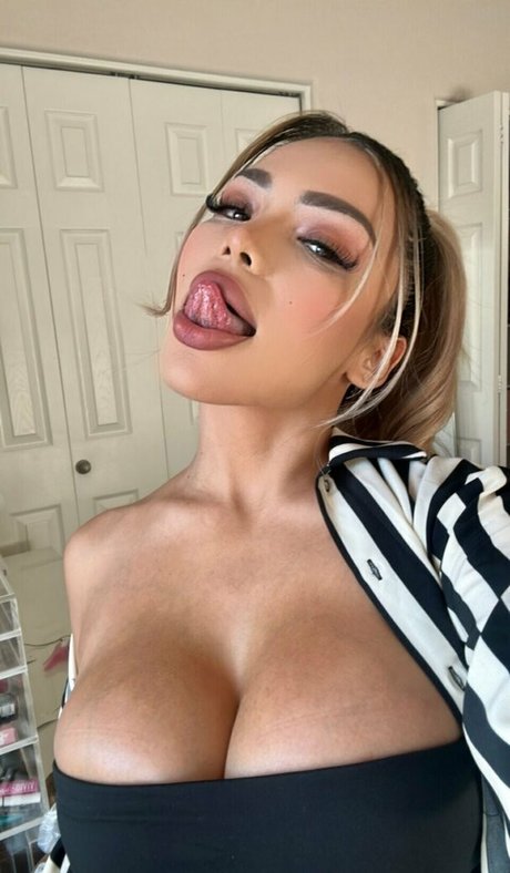 Emmeline Chavez sex pornstar gallery