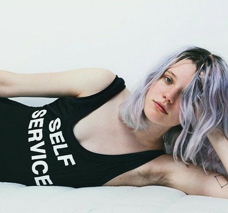 Arvida Bystrom star du porno gratuit img