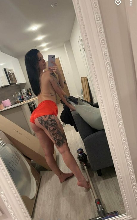 Valerie Jacques modelo xxx foto