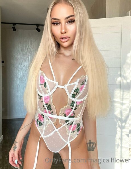 magicallflower desnudos estrella imágenes