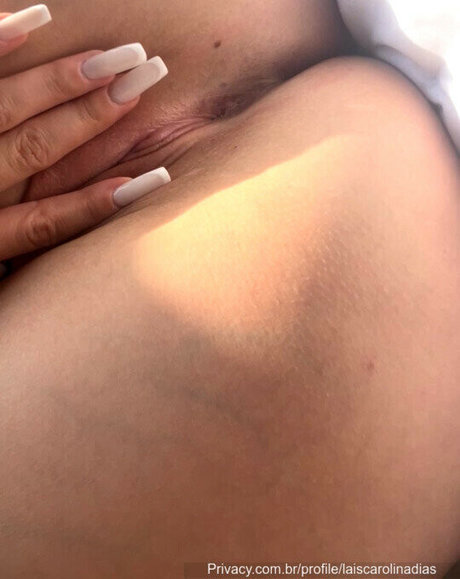 Lais Carolina Dias estrella de alta calidad fotos