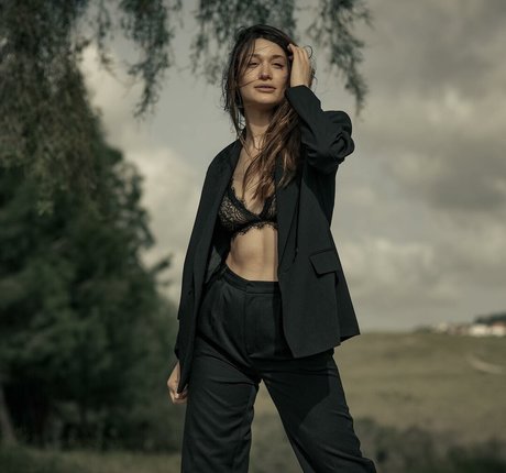Shira Aizner beautiful model images