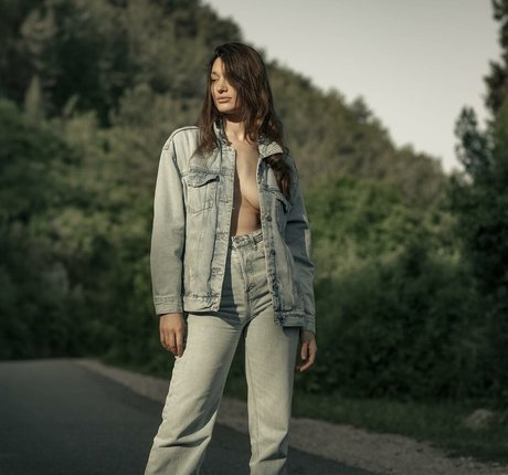 Shira Aizner sexy model images