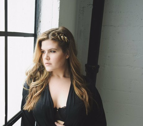 Erica Lindbeck actriz de alta definición foto