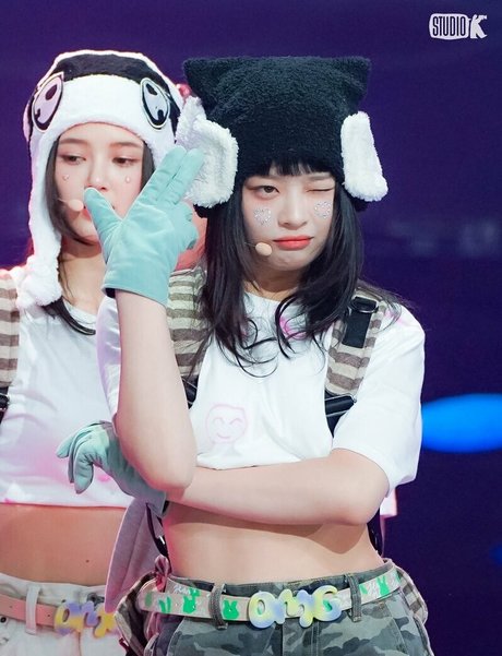 Hanni Pham joli modèle galeries