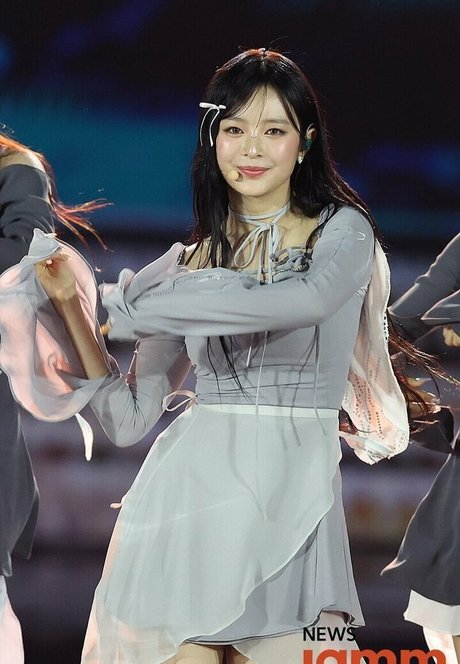 Hanni Pham arte estelar archivo