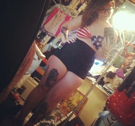 Stepstool Sarah actrice chaude images