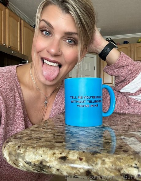 onlyneatbunny hermosa modelo galería