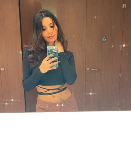 Annie Sharma belle star du porno collection