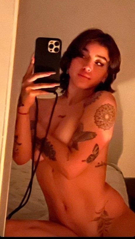 La Chilena nude star pictures