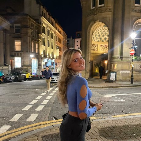 Grace Bidd_ best model pictures