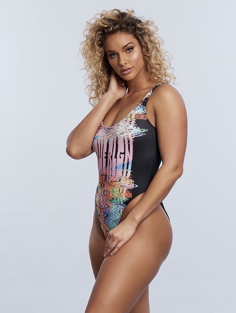 Lauren Racine Wood mannequin photos