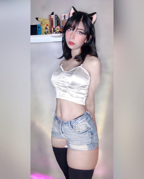 Lily waifu actrice hd des photos