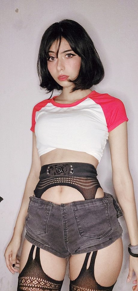 Lily waifu model naked photo