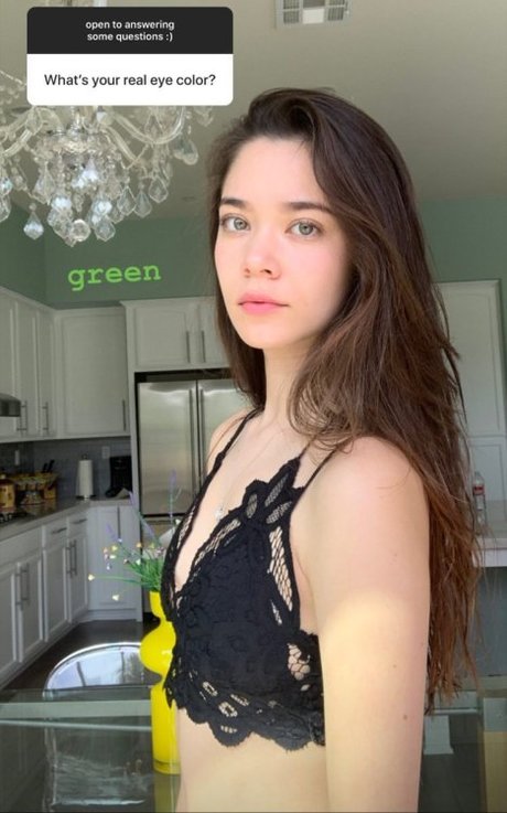 Melodi Flack_ hermosa actriz galerías