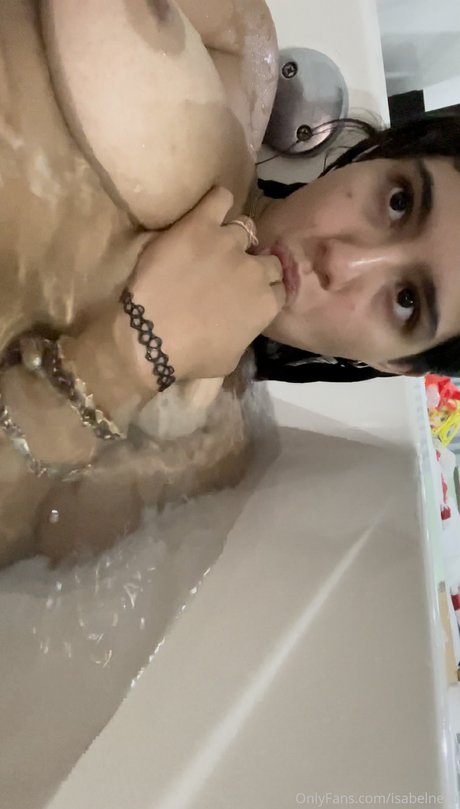 Isabel Neru desnudos estrella foto